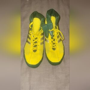 Men's size 11 Adidas yellow and green wrestling shoes